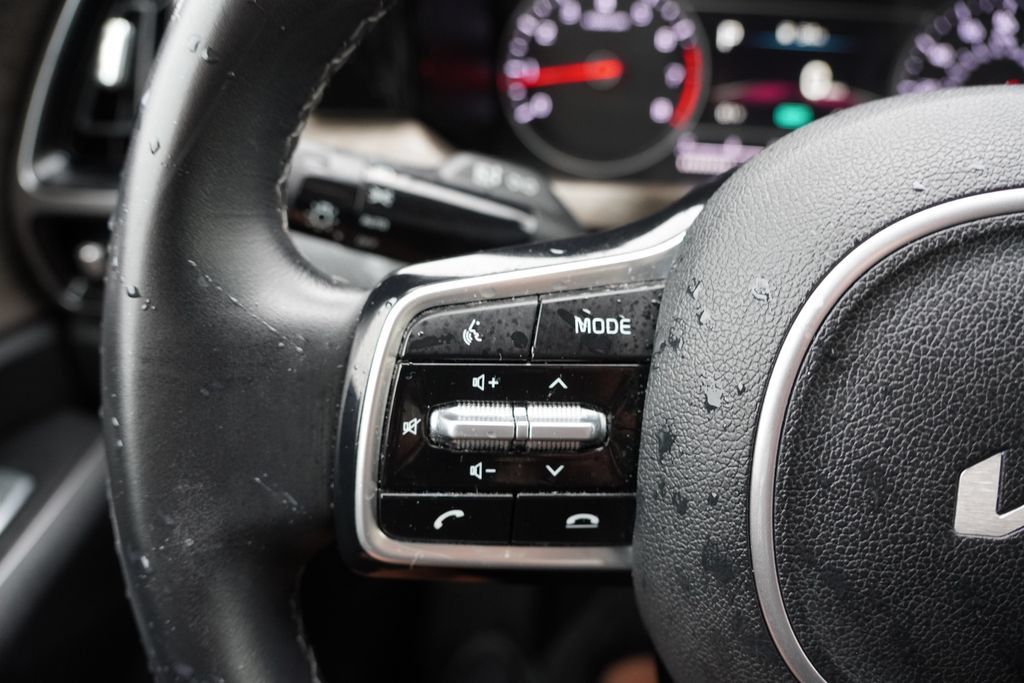 Certified 2022 Kia Sorento S AWD/4WD image 33