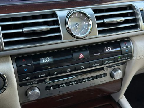 Used 2013 Lexus LS 460 w/ Comfort Pkg image 37