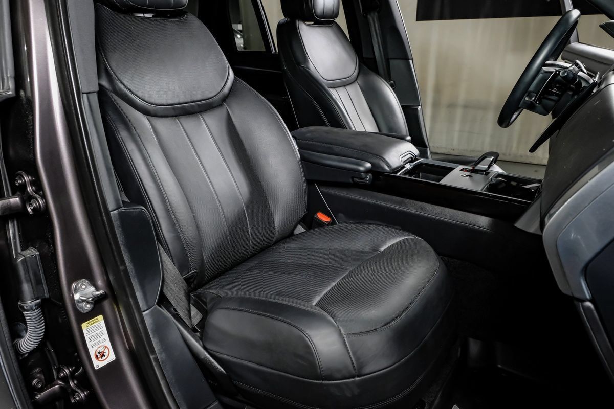 Used 2024 Land Rover Range Rover SE AWD/4WD image 29