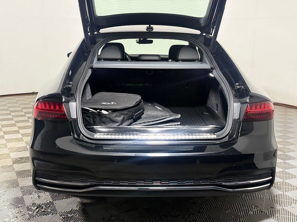 Used 2021 Audi A7 e Premium Plus w/ Interior Protection Package AWD/4WD image 6