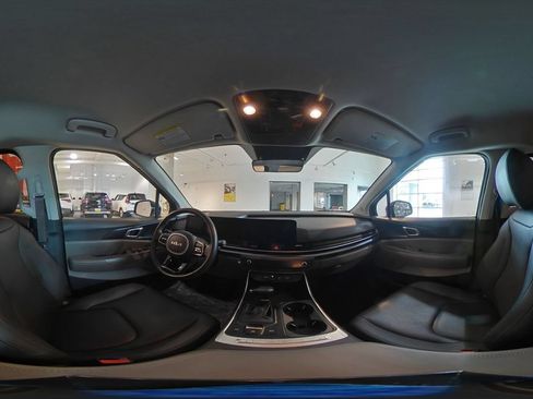 Used 2026 Kia Carnival FWD image 44