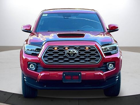 Used 2022 Toyota Tacoma TRD Sport AWD/4WD image 3