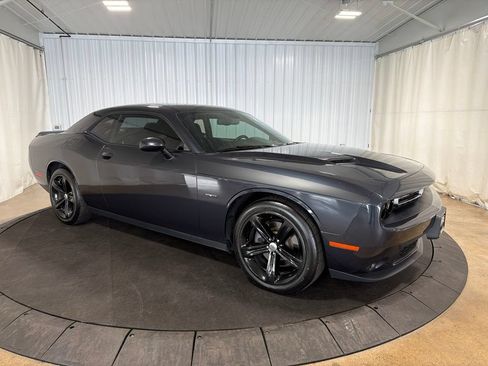 Used 2017 Dodge Challenger R/T RWD image 11