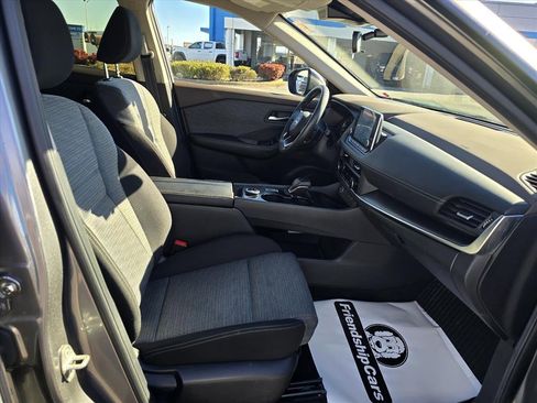 Used 2023 Nissan Rogue SV image 14