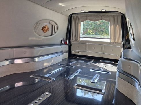Used 2014 Cadillac XTS Hearse FWD image 15