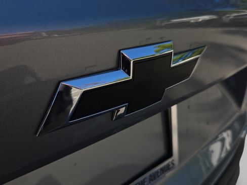 Used 2025 Chevrolet Trax RS FWD image 30