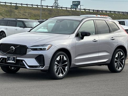 New 2026 Volvo XC60 B5 Plus w/ Climate Package image 7
