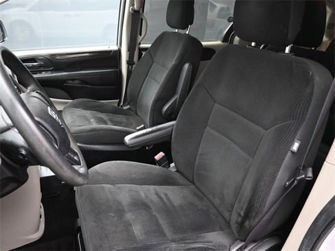 Used 2019 Dodge Grand Caravan SE image 13