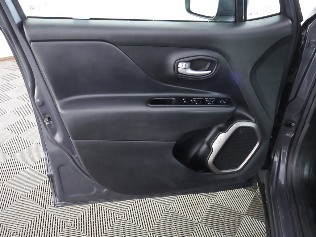 Used 2023 Jeep Renegade Latitude AWD/4WD image 21