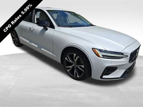 Used 2025 Volvo S60 B5 Plus AWD/4WD image 4
