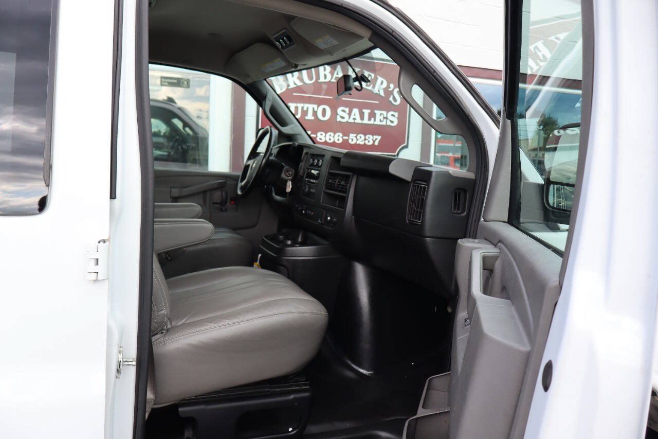 Used 2018 Chevrolet Express 2500 LS w/ Driver Convenience Package RWD image 6