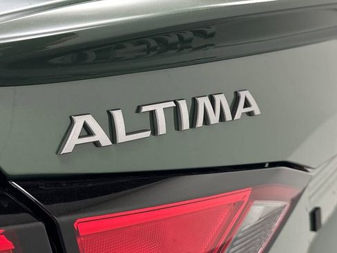 New 2026 Nissan Altima 2.5 SR w/ SR Premium Package AWD/4WD image 17