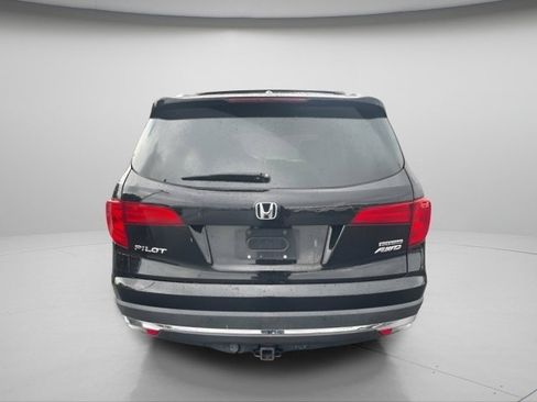 Used 2018 Honda Pilot Touring image 12