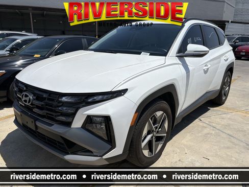 Certified 2025 Hyundai Tucson SEL FWD image 1