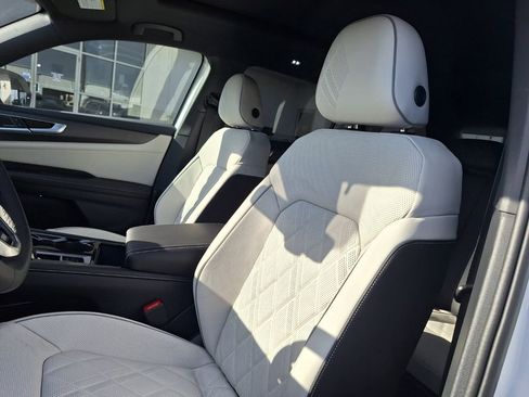 New 2026 Volkswagen Atlas Cross Sport SEL Premium R-Line image 11