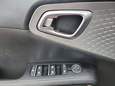 Used 2024 Kia Soul LX w/ Option Group 015 FWD image 12