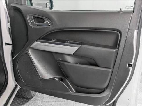 Used 2022 Chevrolet Colorado LT w/ Fleet Safety Package RWD image 18