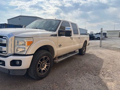 Used 2013 Ford F250 Platinum w/ FX4 Off Road Pkg image 3