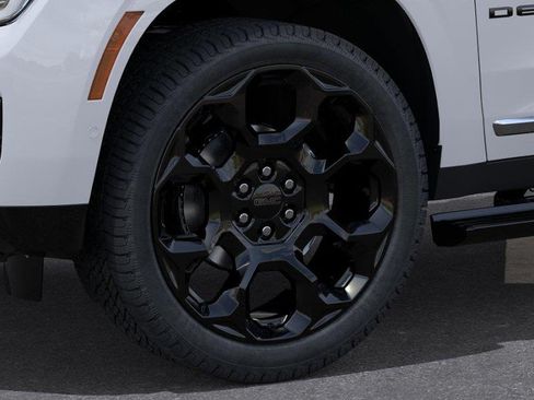 New 2026 GMC Yukon XL Denali w/ Denali Reserve Package AWD/4WD image 9