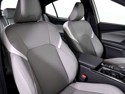 Used 2025 Toyota Camry SE AWD/4WD image 26