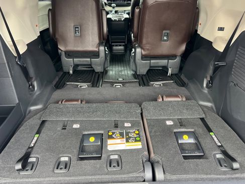 Certified 2023 Toyota Sienna Platinum image 21