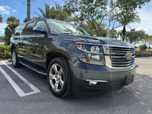 Used 2019 Chevrolet Suburban Premier RWD image 10