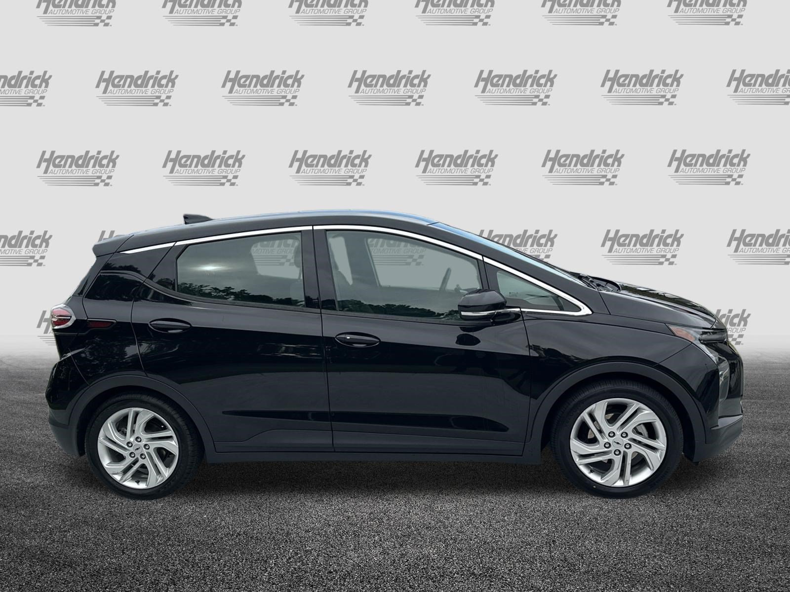 Used 2023 Chevrolet Bolt LT w/ Driver Confidence Package FWD image 11