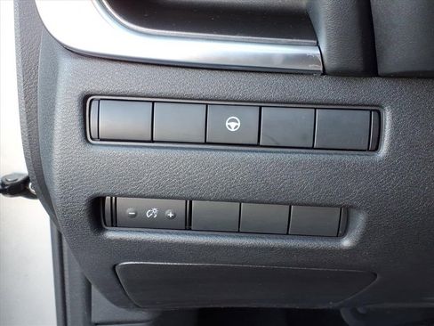 Used 2023 Nissan Rogue SV image 13