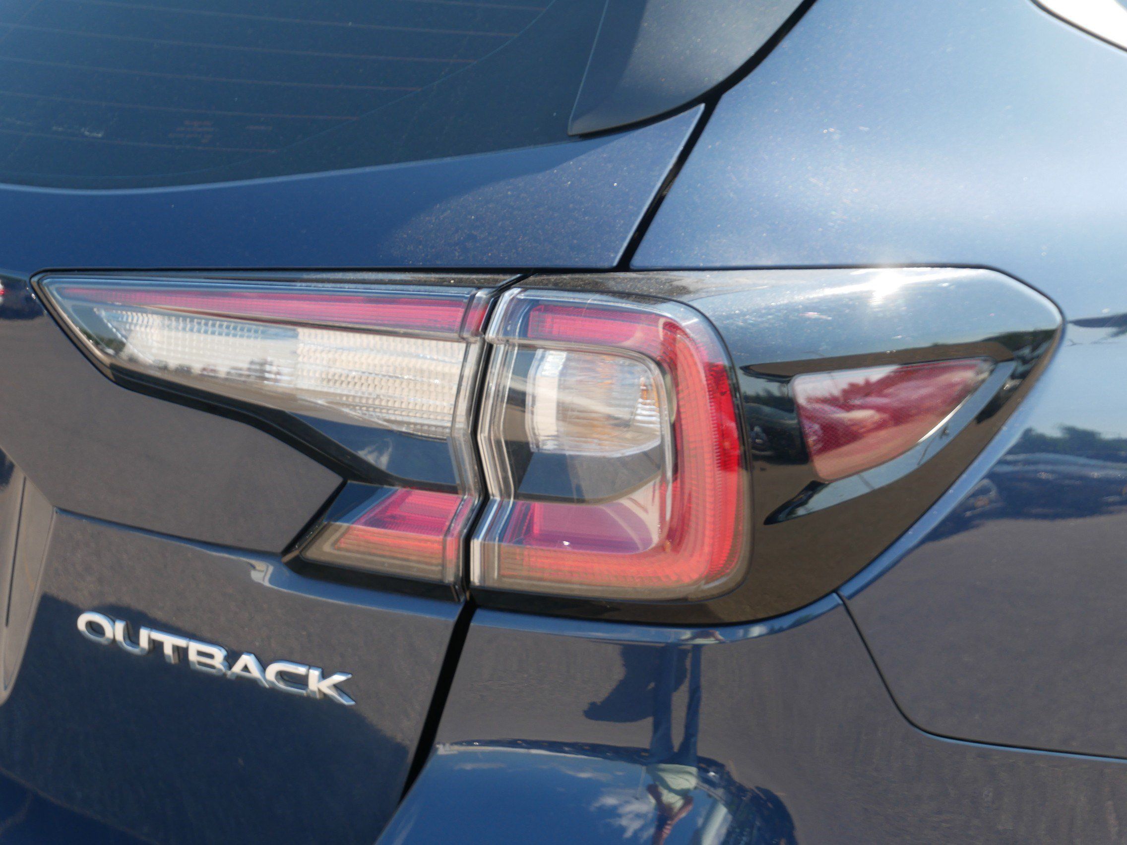 Used 2024 Subaru Outback AWD/4WD image 17