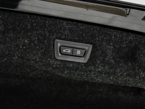 Used 2025 BMW M5 w/ Carbon Package image 58