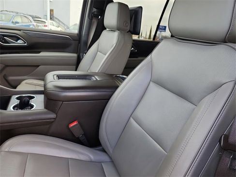 Used 2021 GMC Yukon SLT w/ Rear Media and Nav Package image 14