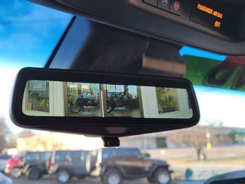 Used 2017 Cadillac Escalade ESV Platinum image 26