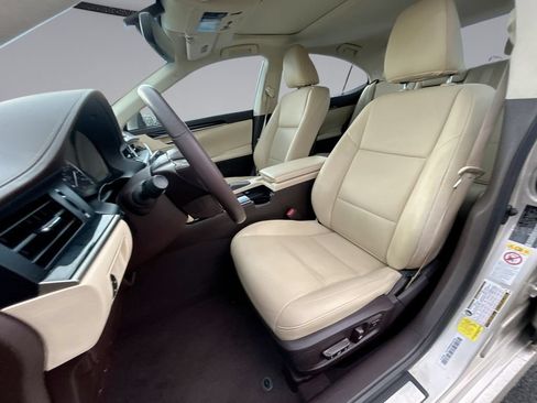 Used 2016 Lexus ES 350 w/ Accessory Package FWD image 16