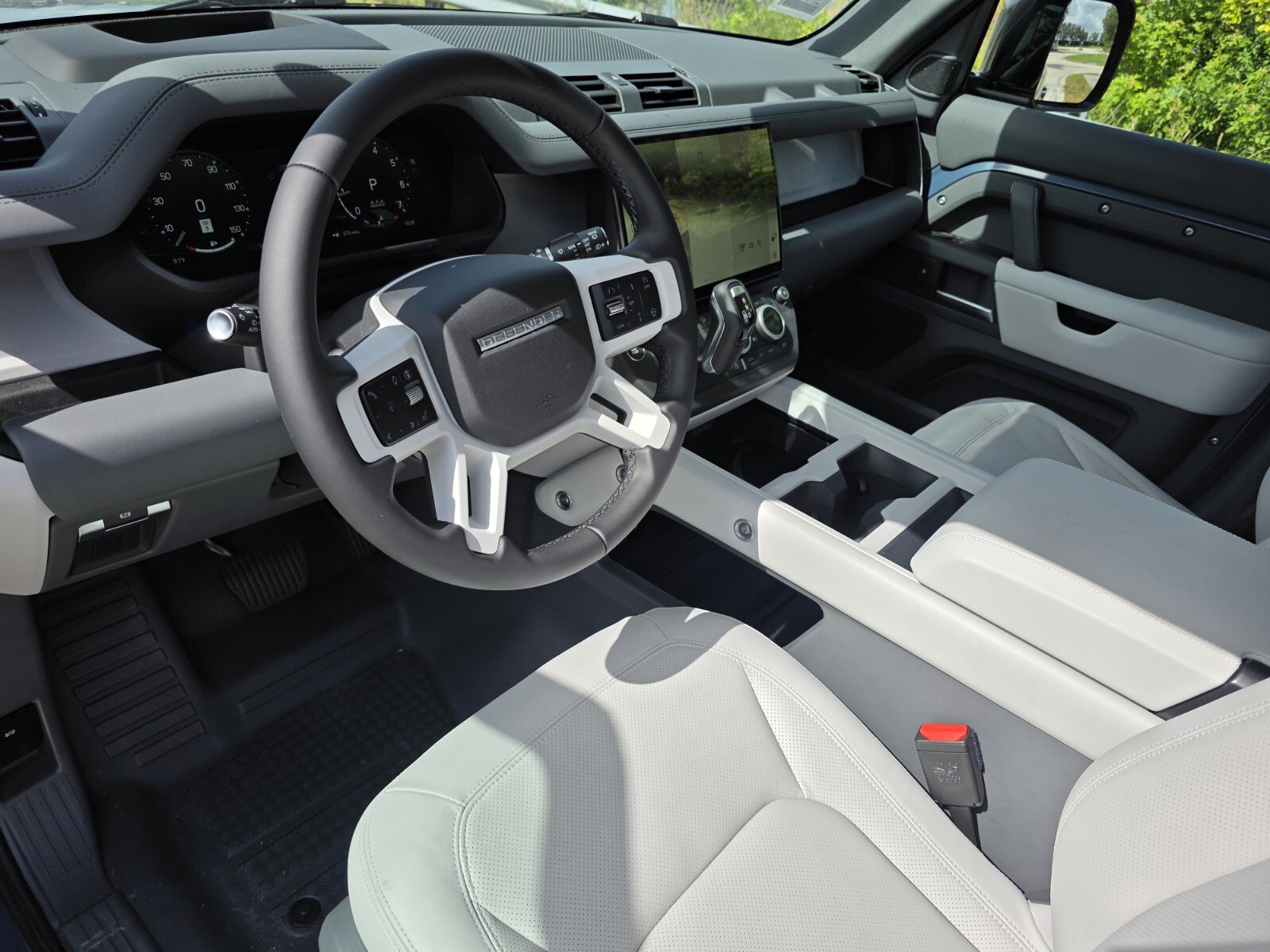 New 2026 Land Rover Defender 110 X-Dynamic SE AWD/4WD image 10