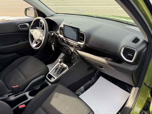 Used 2021 Hyundai Venue SE image 19