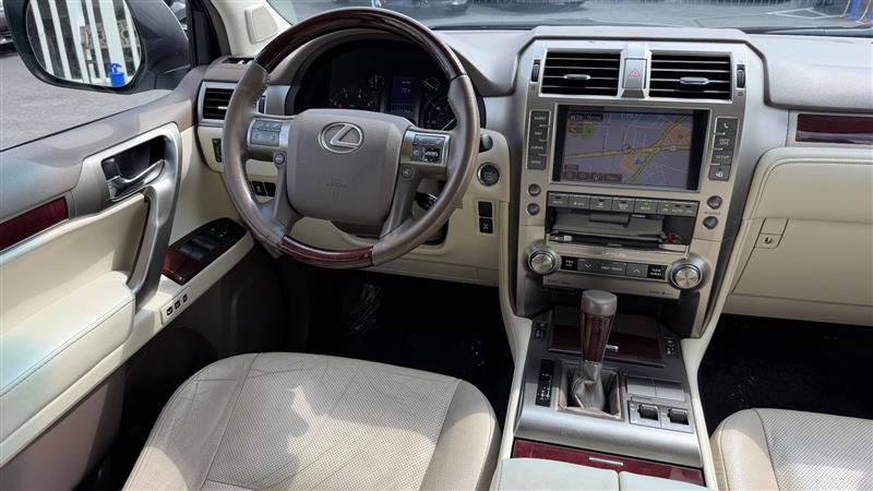 Used 2019 Lexus GX 460 Premium w/ Premium Package AWD/4WD image 17