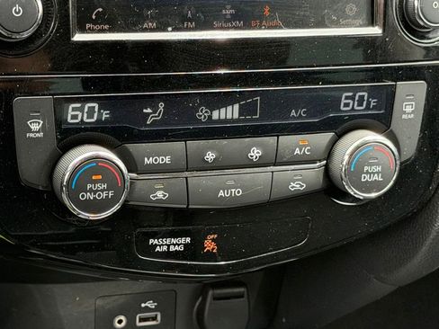 Used 2019 Nissan Rogue SV FWD image 19