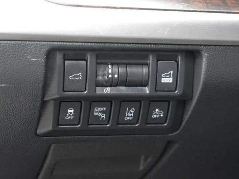 Used 2019 Subaru Outback 3.6R Limited AWD/4WD image 16