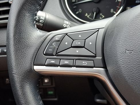 Certified 2020 Nissan Rogue SV AWD/4WD image 19