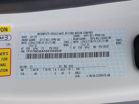 New 2025 Ford F250 XL w/ XL Chrome Package image 14