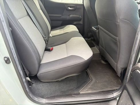 Used 2023 Toyota Tacoma TRD Sport AWD/4WD image 31
