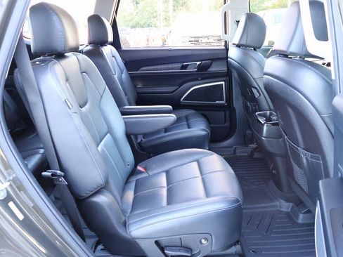 Used 2023 Kia Telluride EX w/ EX Captain's Chair Package image 37