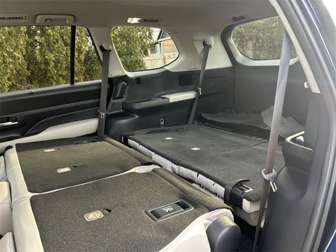 Used 2024 Toyota Grand Highlander XLE image 18