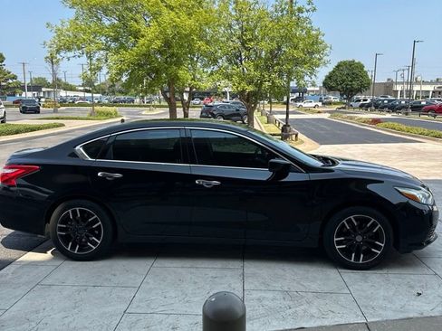 Used 2017 Nissan Altima 2.5 S FWD image 4