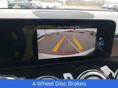 Used 2022 Mercedes-Benz GLB 250 4MATIC image 23