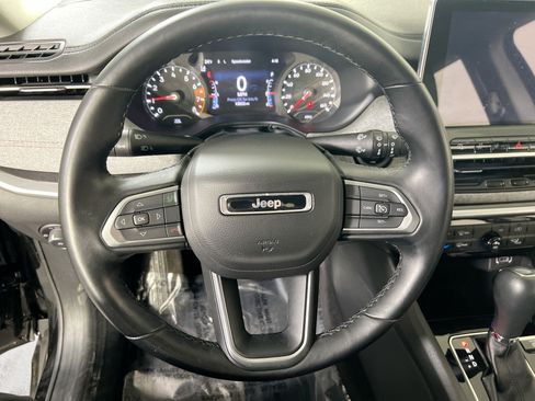 Used 2022 Jeep Compass Latitude AWD/4WD image 11
