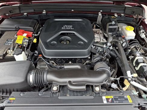 Used 2021 Jeep Wrangler Unlimited Sahara AWD/4WD image 29