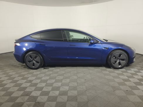 Used 2023 Tesla Model 3 Standard Range image 3