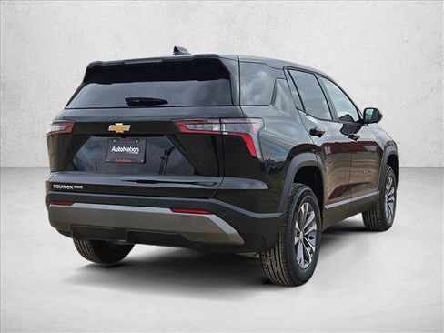 New 2026 Chevrolet Equinox LT image 2