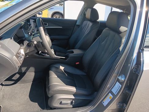 Used 2025 Acura Integra FWD image 11